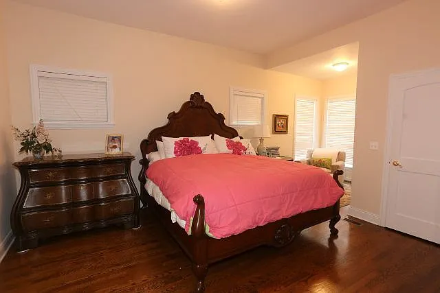 1119 W George St #E04P — Photo 11