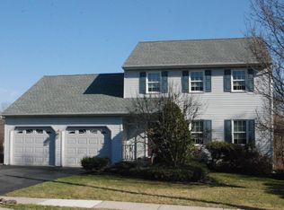 14 Greenleaf Ln, Elizabethtown, PA 17022
