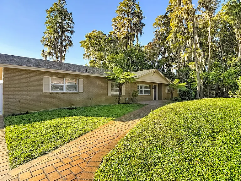 17208 Orangewood Dr — Photo 79
