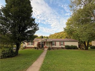 215 Glenford Dr, Chicora, PA 16025