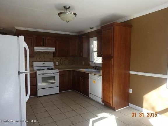 2nd image of 408 Mizzen Ave