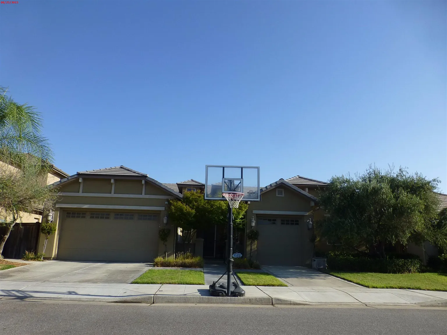 2211 Jordan Ave photo 1