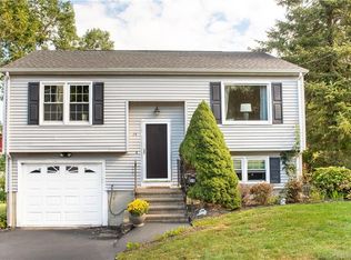 15 Huntington Ave, Shelton, CT 06484