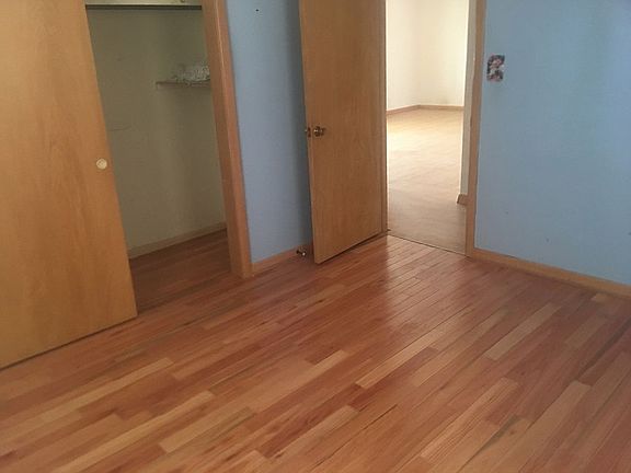 4th image of 3402 W Nickerson Blvd