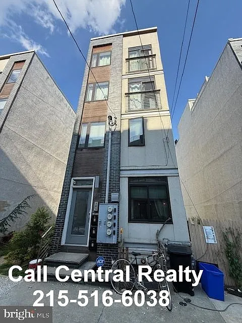 2 bed, 1.5 bath, 1116 sqft, $2,300 — Photo 1