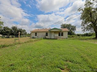 1421 S Cedar St, Bristow, OK 74010