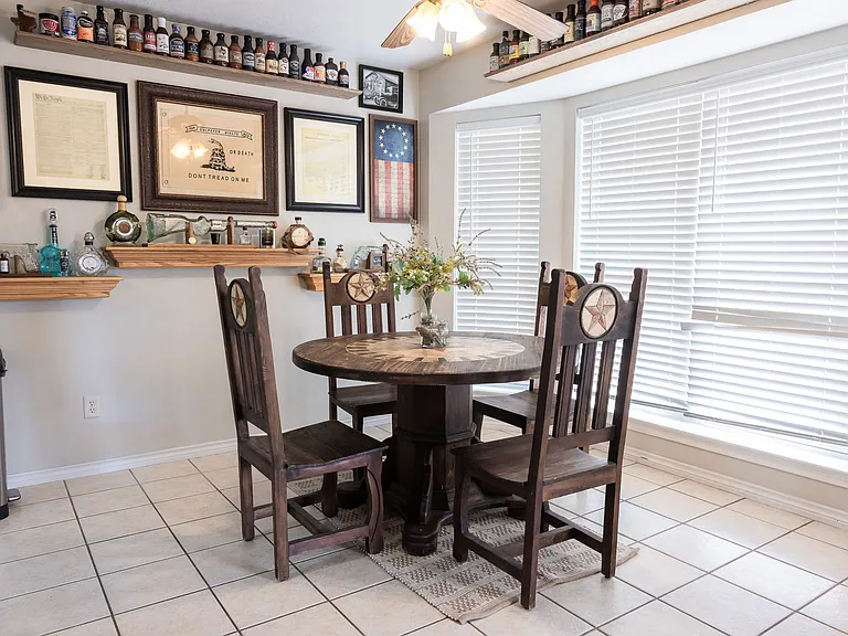 1314 Mullins Loop S — Photo 5