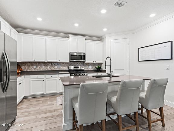 5th image of 114 GREENIE Bend