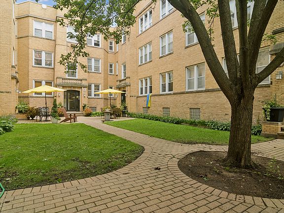 2nd image of 1336 W Estes Ave APT 2N