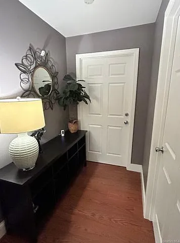 1 bed, 1.0 bath, 550 sqft, $1,550 — Photo 2