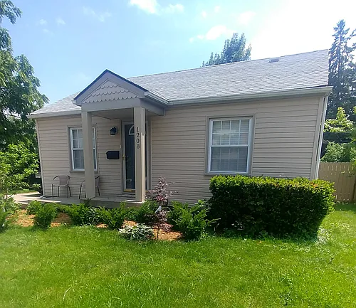 1208 Orchard St Photo 1