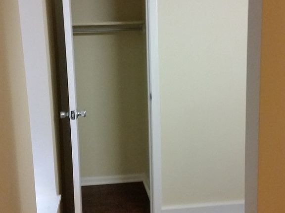 3rd image of 918 Morris St #6