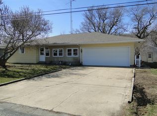 125 S Oak Acre Dr, Martinton, IL 60951