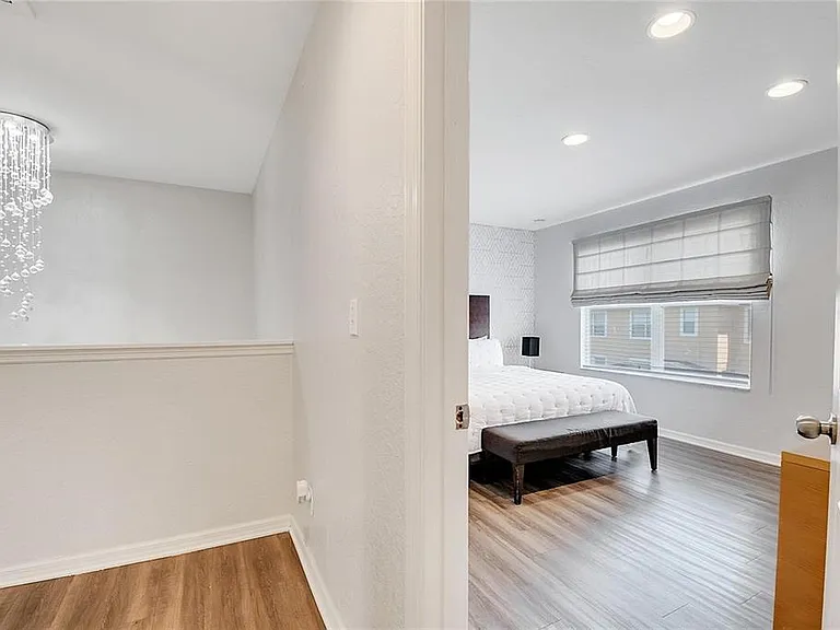 2713 Bushman Dr — Photo 23