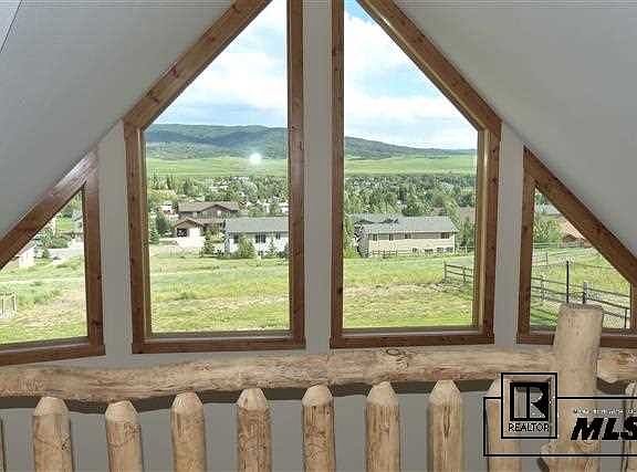 Vast Windows w/Views