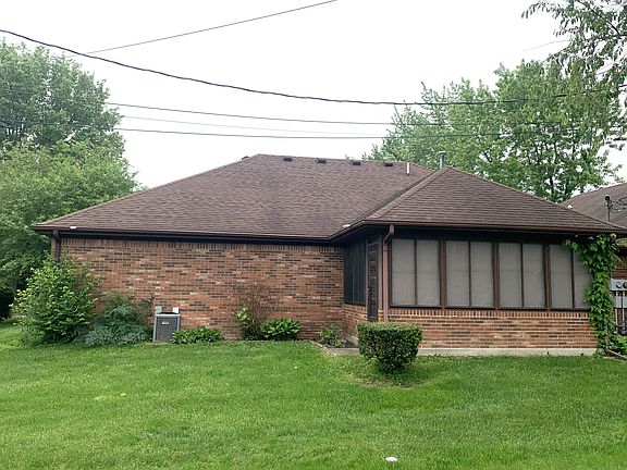 3rd image of 403 Glenn Knecht Dr #18