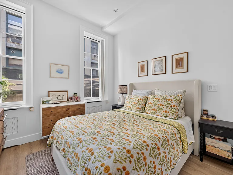 221 W 13th St #PARLOR — Photo 4