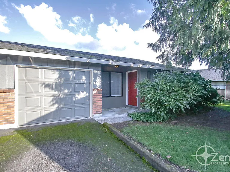 3017 NE Whitman Ave — Photo 1