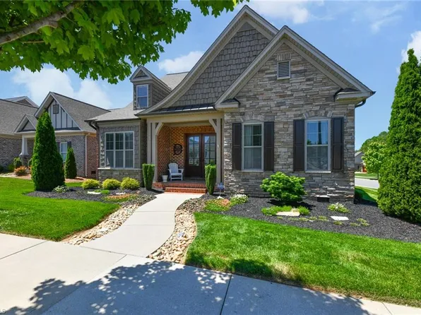 1544 Stable Bend Ln, Winston Salem, NC 27106
