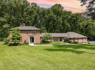 16 Landsdowne Ln, Rochester, NY 14618