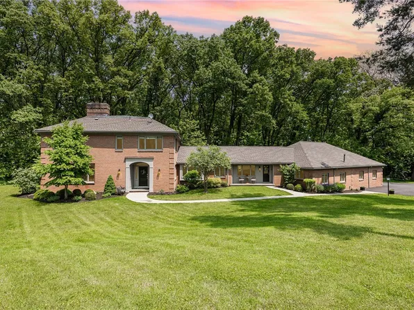16 Landsdowne Ln, Rochester, NY 14618
