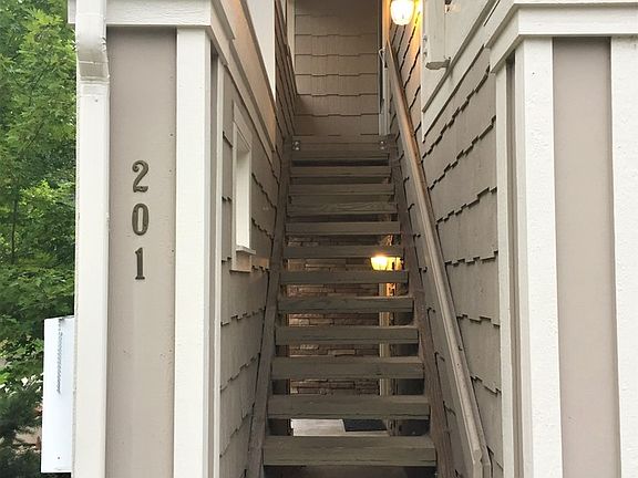 2nd image of 4385 S Balsam St Unit 1-201