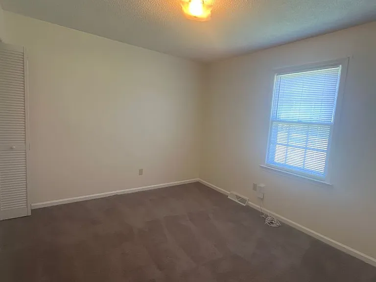 345 Salem Dr — Photo 5