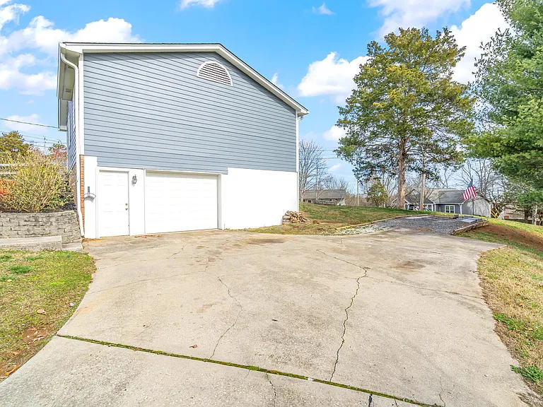 5712 Walden Woods Ct — Photo 19
