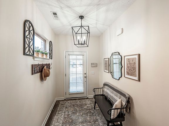 4th image of 216 Annapolis Bend Cir