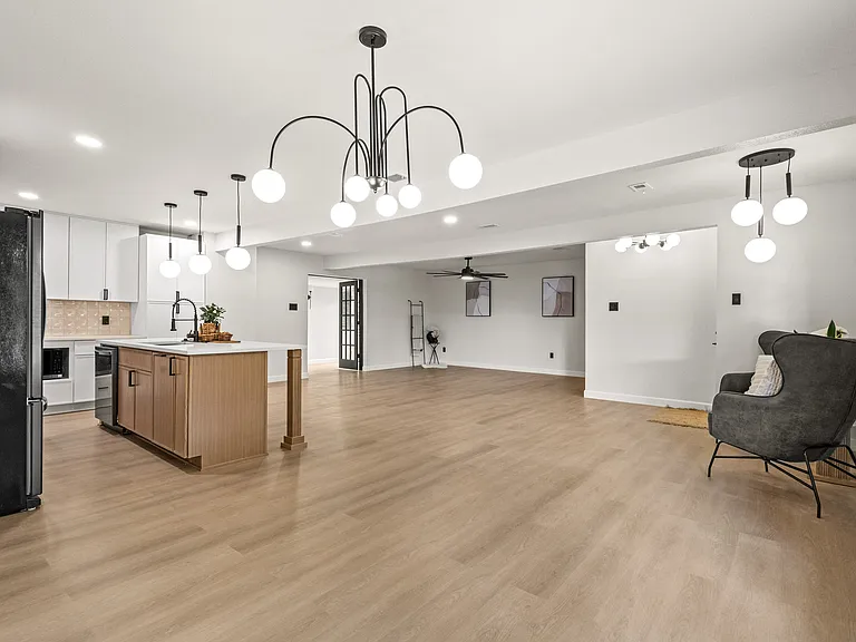 185 Lakeview Dr — Photo 11