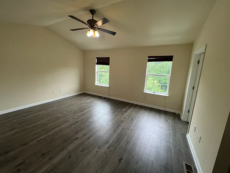 788 Jacobsen Cir — Photo 16