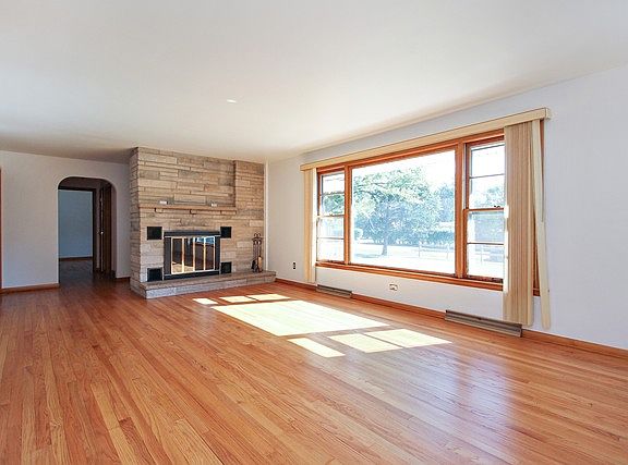 2nd image of 655 Washington Ave
