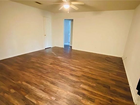 2nd image of 901 Traci Dr