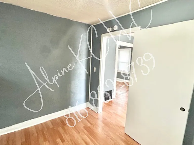 4943 Highland Ave — Photo 8