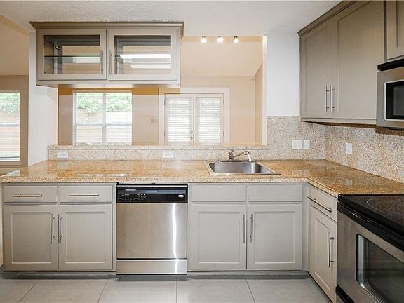 5th image of 1302 Danbury Sq #A