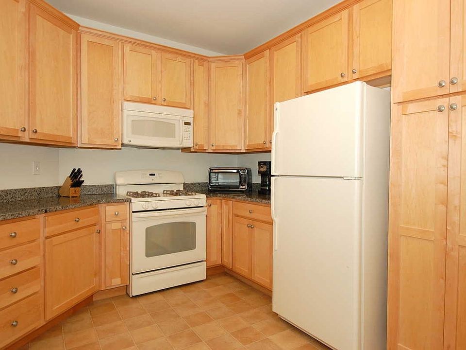 1st image of 604 Saratoga Ln #604