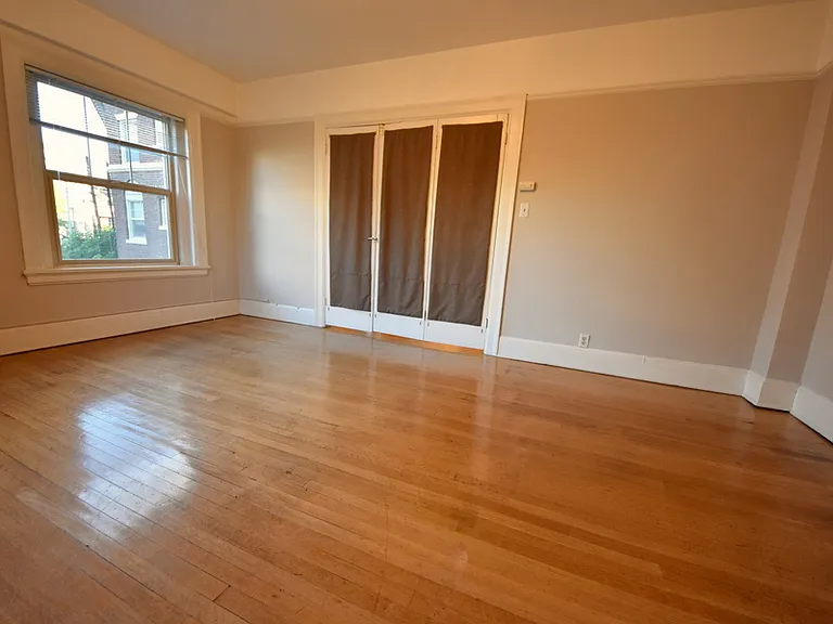 Sherwood Apartments — Photo 43