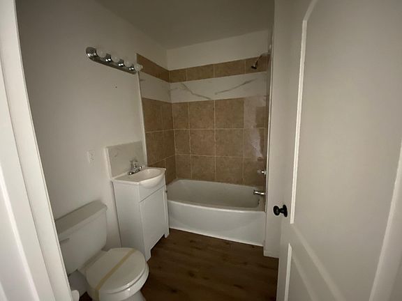 5th image of 17934 Fairfax St