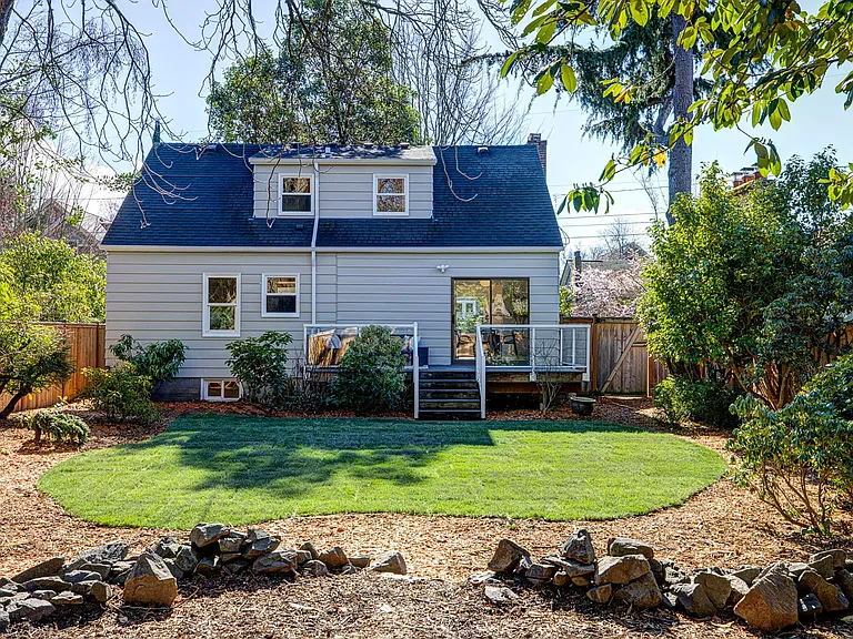 808 W Armour St — Photo 6