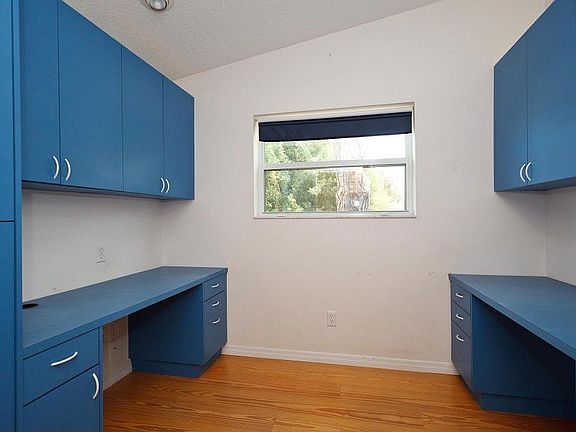 3rd image of 210 W Canal Dr