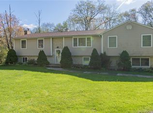21 Aspen Way, Brookfield, CT 06804