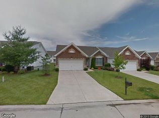 729 River Glen Dr, O'Fallon, MO 63368