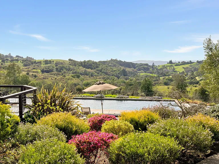 Sonoma Mountain Rd — Photo 24