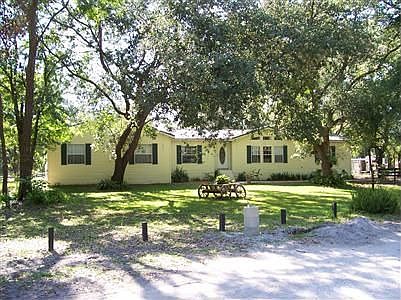 Beautiful wooded setting