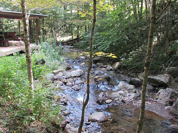 4th image of 854 Old Roan Mountain Rd