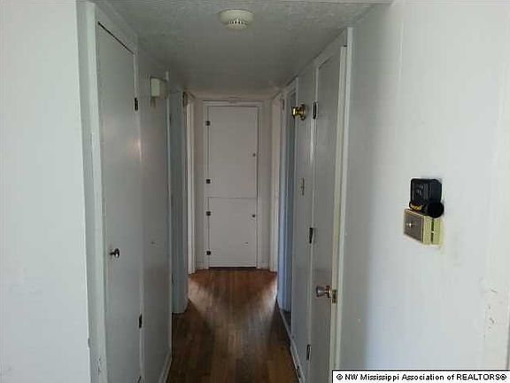 5th image of 932 Grant Pl