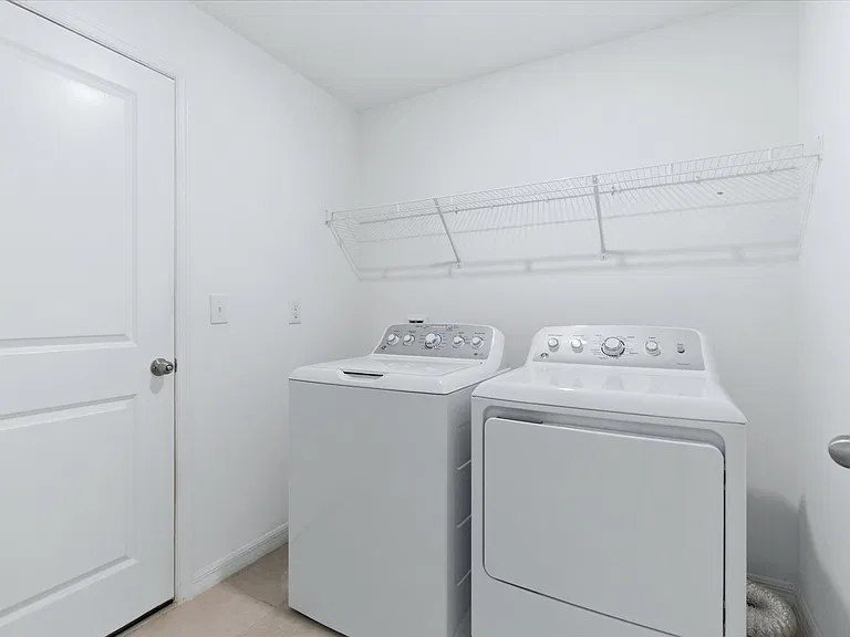 3911 Treasure Oak Way — Photo 12