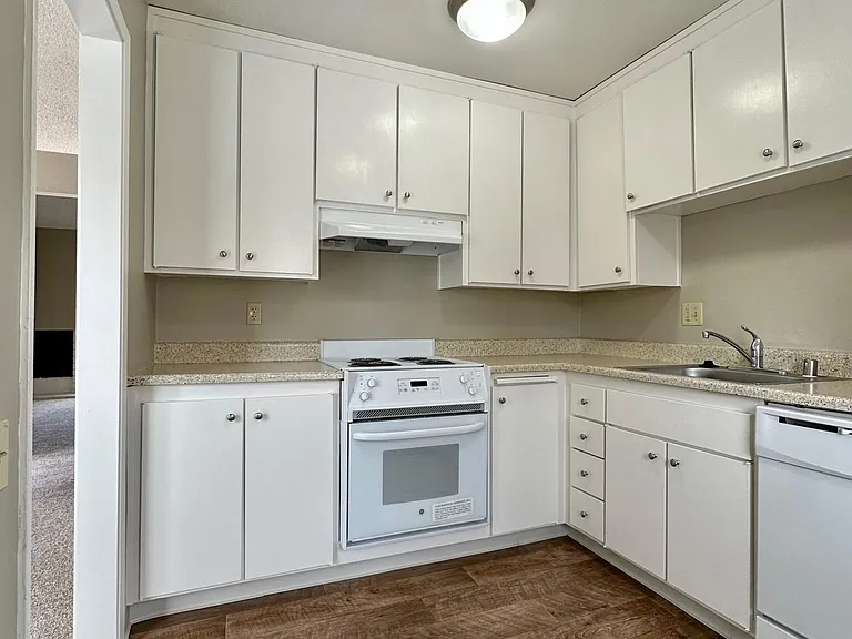 Ardendale Apartments — Photo 32