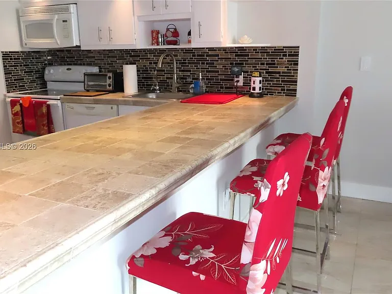 5701 Collins Ave #803 — Photo 8