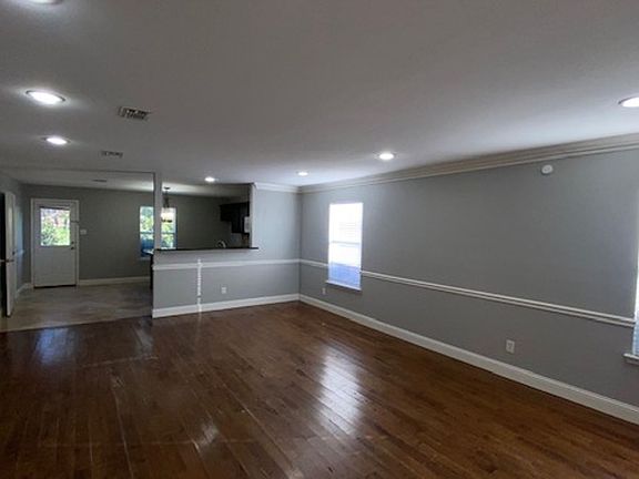 5th image of 4328 Hunters Creek Dr